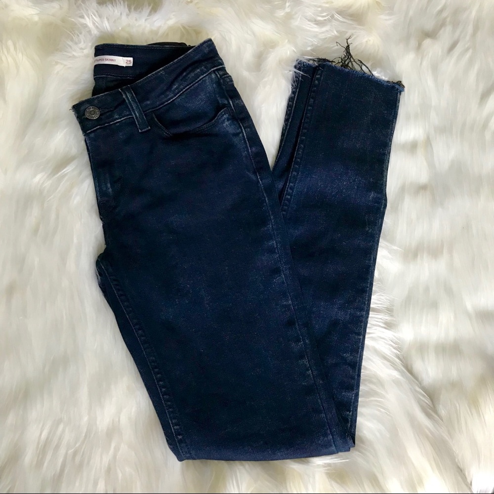Levi’s distressed dark skinny jeans